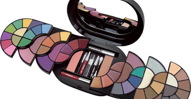 Cameo Show Off Kit - Voesh makeup collection for eyes, lips and cheeks in elegant oval case