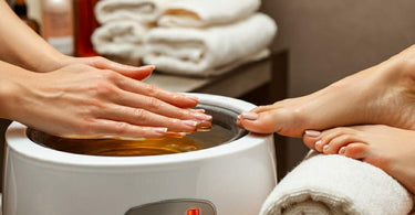 Paraffin wax treatment for hands and feet