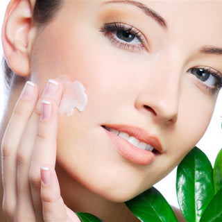 Aromatherapy For Beauty - Incorporating Essential Oils to Retain Youthful Skin