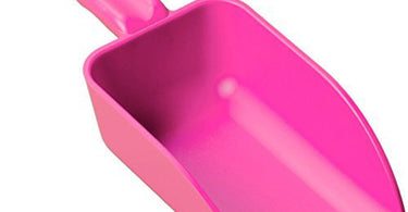 The Ultimate Wax Bead Scooper in pink, 16 oz size